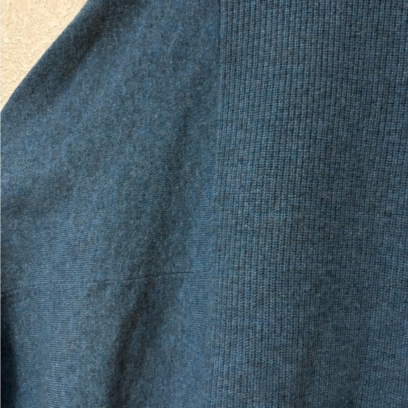 J. McLaughlin Blue Crew Neck Cashmere Sweater with Dolman Sleeves Oversized - Picture 6 of 10